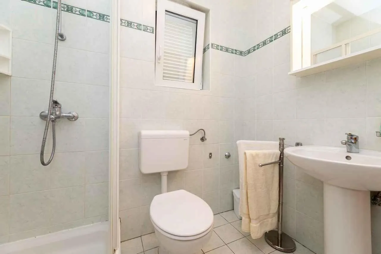 Apartment In Vrbnik/Insel Krk 13603